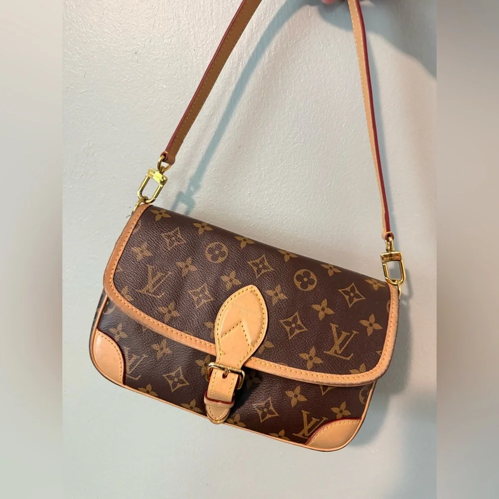 LOUIS VUITTON Monogram Diane (read description) - Picture 6 of 17